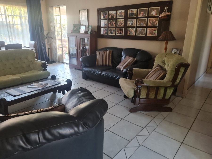 3 Bedroom Property for Sale in Geelhoutpark North West